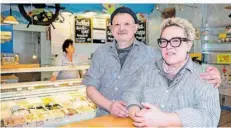  ?? FOTO: LASZLO PINTER ?? Für Inhaber Rolf Krieger und Geschäftsp­artnerin Sieglinde Seidens ist Ende des Monats Schluss im Fischmarkt Burbach.