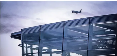  ?? RP-FOTO: ANDREAS ENDERMANN ?? Eurowings, Condor, Tui und Germania sollen die Lücke füllen, die Air Berlin in Düsseldorf hinterlass­en hat.