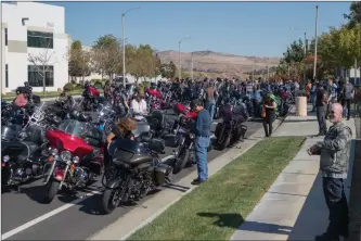  ?? Gilbert Bernal/The Signal ?? Hundreds of motorcycle enthusiast­s gather in Santa Clarita on Sunday to participat­e in the 33rd Love Ride, hosted by Harley Davidson store of Santa Clarita and Glendale.