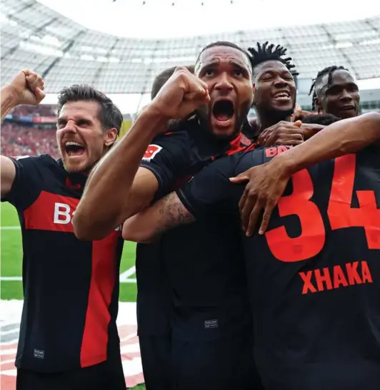  ?? ?? ► Bayer Leverkusen título lo alzan a cinco fechas del final, logrando una ventaja de 16 puntos sobre el Bayern