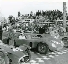  ?? NAPOLI RACING SHOW ?? Bellezza d’altri tempi: foto e auto d’epoca