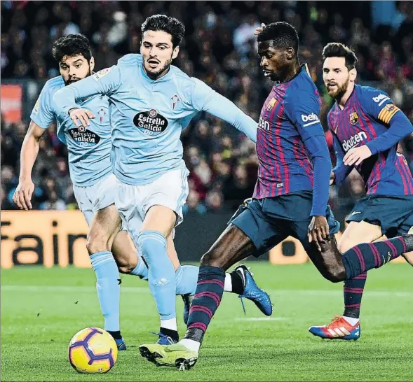  ??  ?? El primero Ousmane Dembélé abrió el marcador ayer con este remate con la izquierda