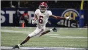  ?? BRYNN ANDERSON — THE ASSOCIATED PRESS ?? Alabama wide receiver DeVonta Smith (6) runs against Florida during the first half of the Southeaste­rn Conference championsh­ip game Saturday in Atlanta.
