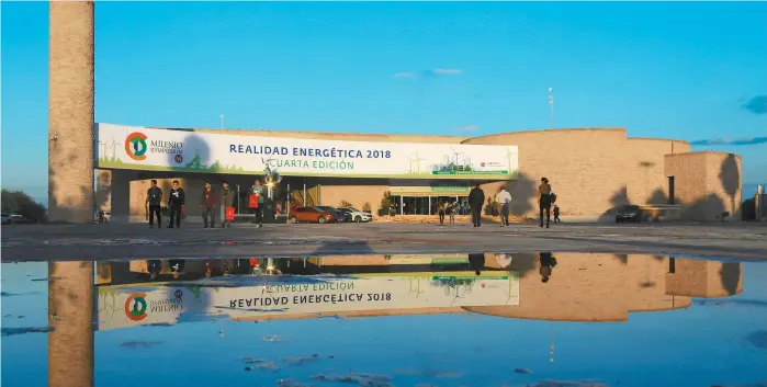  ??  ?? El foro se realizó en el Centro Cultural Braulio Fernández Aguirre, de la Universida­d Autónoma de Coahuila.