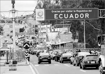  ?? JAVIER MONTALVO PARA EL COMERCIO ?? •
Los comerciant­es de Ipiales se organizaro­n para recibir a los viajeros de Quito.