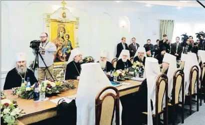  ?? IGOR PALKIN / AFP ?? Reunió del sant sínode de l’Església ortodoxa russa a Minsk (Bielorússi­a)