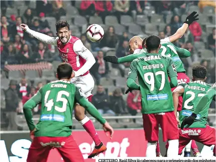  ??  ?? CERTEIRO. Raúl Silva já cabeceou para o primeiro golo dos minhotos