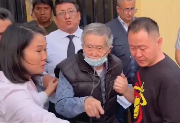  ?? ?? ► Hace tres meses, el expresiden­te Alberto Fujimori, de 85 años, salió de prisión por un fallo del Tribunal Constituci­onal de Perú.