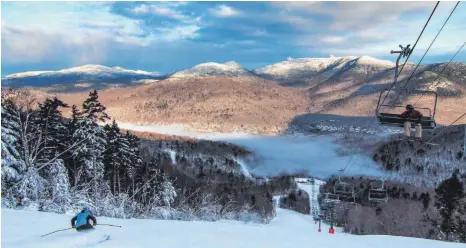  ?? FOTOS: DPA ?? Nicht sehr hoch, aber schneesich­er: Das Loon Mountain Resort in New Hampshire hat insgesamt 45 Kilometer Pisten.