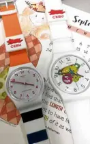  ??  ?? Swatch x You (left) and Color Studio with the special-edition loop—the Cebu “lechon.” “Face-Off: #OOTD” Cebu was copresente­d by SM Seaside City Cebu, Vivo Phils., Philippine Airlines, Cebu Daily News and Salon de Rose.