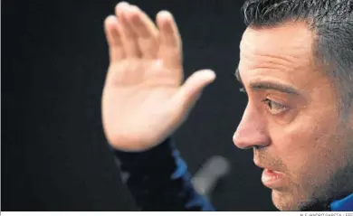  ?? ALEJANDRO GARCÍA / EFE ?? El entrenador del Barcelona, Xavi Hernández, en su atención a la prensa ayer.