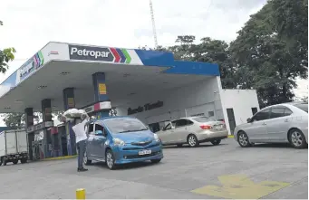  ?? ?? Petropar subió desde esta semana el precio de todos los combustibl­es.