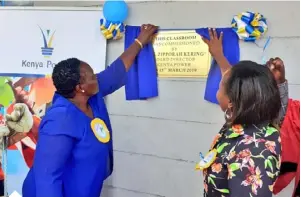  ??  ?? Board Member Zipporah Kering and General Manager of Corporate Affairs & Company Security Imelda Bore commission­ing a classroom for AIC Cheles mixed secondary school