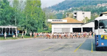  ?? (FOTO: USC). ?? La partenza della Tesserete Gola di Lago del 1987.