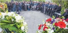  ?? FOTO: DPA ?? Die Gedenkfeie­r zum 10. Todestag der ermordeten Polizistin Michèle Kiesewette­r in Heilbronn.