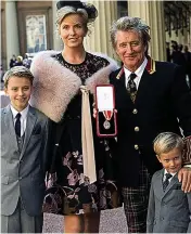  ??  ?? Knighthood: Sir Rod with his family