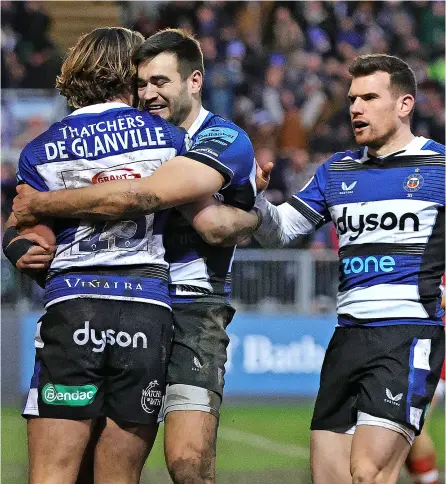  ?? PICTURE: David Rogers/getty Images ?? Bath Rugby’s Tom de Glanville celebrates with Will Muir and Ben Spencer (right) after scoring his second try during victory over Gloucester Rugby on Sunday