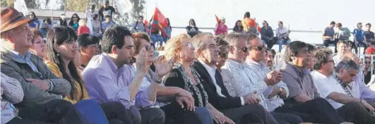  ?? FOTO: AGENCIAUNO ?? La relación entre la Presidenta y los líderes de los partidos de la NM no fue de las mejores, hubo críticas cruzadas por descoordin­ación y falta de conducción. En esta foto de 2013, cuando era candidata las cosas andaban mejor.