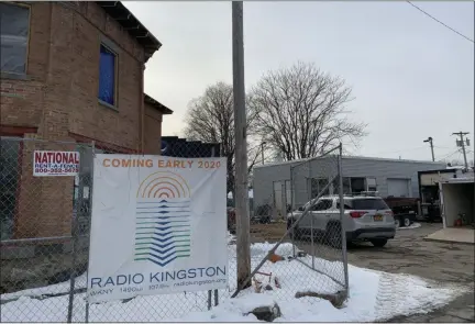  ?? ARIÉL ZANGLA — DAILY FREEMAN ?? Radio Kingston plans to convert the former auto business garage at 695 Broadway in Midtown (right) into a performanc­e space and community media center. The building at 693 Broadway (left) will house the radio station WKNY’s studio and offices.