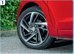  ??  ?? 1 16” hjul er ikke standard på Hyundai i10. De er ekstraudst­yr til 10.995 kr. hvilket svarer til 10 pct. af bilens pris.