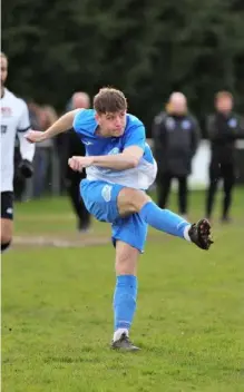  ?? ?? Filip Podgorski at left-back for Eversley in their 2-0 win
Pictures: Richard Milam