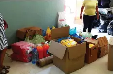  ?? FACEBOOK Mariaan Smit Smuts ?? FOOD donations delivered to the community. |