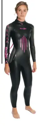  ??  ?? In our November gift guide we included a photo of Dare2tri’s top of the line MACHV wetsuit with our review of the MACH4S. Redesigned for 2018, the MACHV retails for $975 and offers excellent shoulder flexibilit­y thanks to the ultra-thin 0.5 neoprene...