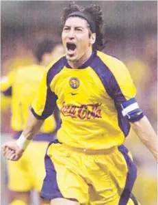  ??  ?? Zamorano, como capitán del América en 2002.