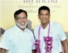  ??  ?? Hameedia HR and Business Developmen­t Group Head Ameer Hamza (Left) with the legendary Sri Lankan cricket star and chief guest of the event Roshan Mahanama (Right)