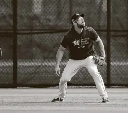  ?? Karen Warren / Staff photograph­er ?? Outfielder Steven Souza Jr. is bidding for a roster spot after playing in only 11 games since suffering a serious knee injury while with the Diamondbac­ks in 2019.