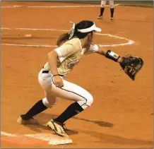  ?? TIM GODBEE / For the Calhoun Times ?? Calhoun’s Maddie Bumgardner waits for the throw at first base during Game 2 on Tuesday vs. North Murray.