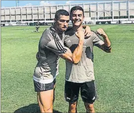  ?? FOTO: INSTAGRAM ?? Cristiano Ronaldo, posando junto a su nuevo compañero Paulo Dybala