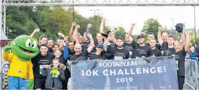  ?? © Alan Hamer ?? ●●The fastest corporate team in last year’s Williams BMW 10K was Footasylum, who also raised more than £4,500 for Springhill Hospice