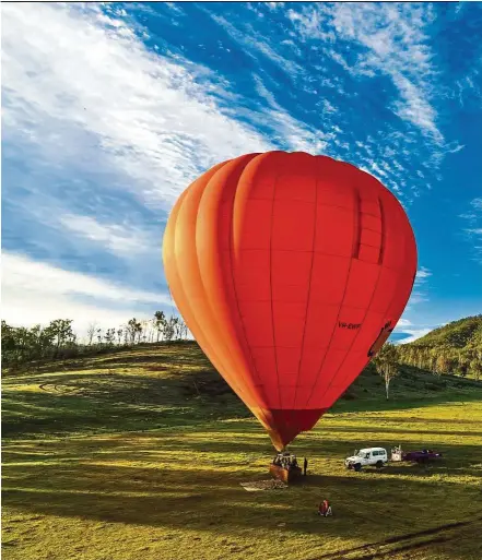  ??  ?? You will need to wake up very early for a hot-air balloon ride, but it’s truly worth it. — Photos: Tourism and Events Queensland