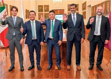  ?? ?? Estuvieron presentes el secretario de Desarrollo Económico del estado, Juan Carlos Valladares; el secretario general de Gobierno, Guadalupe Torres Sánchez; el gobernador del estado, Ricardo Gallardo; el embajador Mohammed Alkuwari y el encargado de Relaciones Públicas de la embajada del Estado de Qatar en México, Mohamed Abbassi.