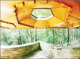  ??  ?? This Aug 23, 2007 file photo shows a six-sided skylight at the residence, Kentuck Knob, a high-end Usonian home designed by renowned architect Frank Lloyd Wright, in Chalk
Hill, Pa. (AP)