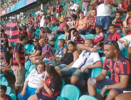  ??  ?? Na contramão do MP-BA, último Ba-Vi voltou a ter torcida mista