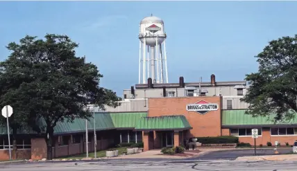  ?? ANGELA PETERSON / MILWAUKEE JOURNAL SENTINEL ?? Briggs & Stratton’s plant at 3300 N. 124th St. in Wauwatosa has drasticall­y cut its workforce. At one time the company employed thousands at four plants in the area. Now it’s down to a few hundred people, and that’s about to drop even further with the company moving production to a nonunion plant in New York.