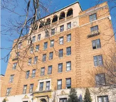  ?? THE MORNING CALL ?? The Livingston apartment building at 1411 W. Hamilton St. in Allentown, where a 5-year-old girl fell from a fourth-floor window and died in March.