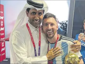  ?? Foto: PSG ?? Leo Messi, con Nasser Al-khelaïfi, presidente del PSG, tras ganar el Mundial en Qatar