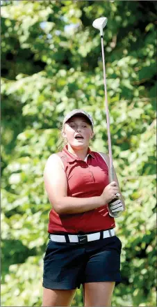  ?? Bud Sullins/Special to Siloam Sunday ?? Siloam Springs sophomore McKenzie Blanchard watches her shot Wednesday against Springdale Har-Ber at Siloam Springs Country Club.