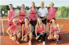  ?? Foto: T. Gruber ?? (Hinten v. links) Anita Mihai, Martina Demharter, Ronja Sensche, Trainer Erwin Lein felder, Petra Strommer sowie (vorne von links) Petra Demharter, Andrea Demharter, Nicole Benninger und Sandra Bock machten den Aufstieg perfekt.