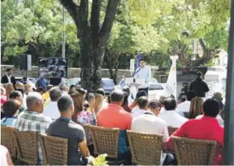  ??  ?? El alcalde David Collado durante la inauguraci­ón del sistema de cámaras.