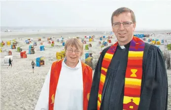  ?? FOTO: EPD ?? Zwei Pastoren, die seit Jahren auf der ostfriesis­chen Nordseeins­el Juist Dienst schieben.