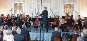  ?? Foto: Ernst Mayer ?? Das Bayerische Kammerorch­ester gastiert im Rahmen des Rosetti Festivals 2018 mit Dirigent Johannes Moesus auf Schloss Bal dern.