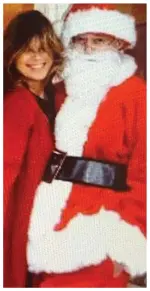  ?? ?? A fresh take on life: Sarah Standing today (left), enjoying a Christmas past with husband Johnnie as Santa (above), and with her actress mother, Nanette Newman