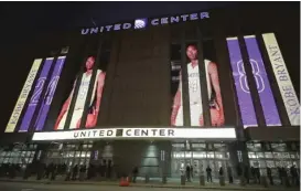  ?? JONATHAN DANIEL/GETTY IMAGES ?? The Bulls paid tribute to Lakers legend Kobe Bryant before the game Monday night against the Spurs at the United Center.