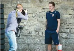  ?? FOTO: NTB SCANPIX ?? KVALIK: Stefan Johansen og Fulham må gjennom nye kamper for å få muligheten til spill i Premier League.