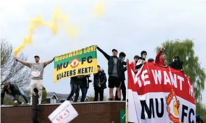  ?? ?? Manchester United supporters protest against the Glazer family in May 2021. Photograph: Barrington Coombs/PA