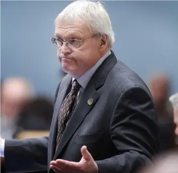  ?? PHOTO D’ARCHIVES, SIMON CLARK ?? Le ministre de la Santé, Gaétan Barrette, admet que le surdiagnos­tic représente une problémati­que sérieuse qui coûterait, selon lui, 600 M$ par année à l’État.